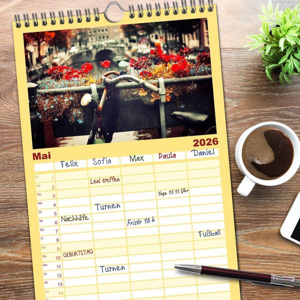 Produktbild: Familienplaner 2026 - Stadtfahrrad mit 5 Spalten (Wandkalender, 21 x 45 cm) CALVENDO