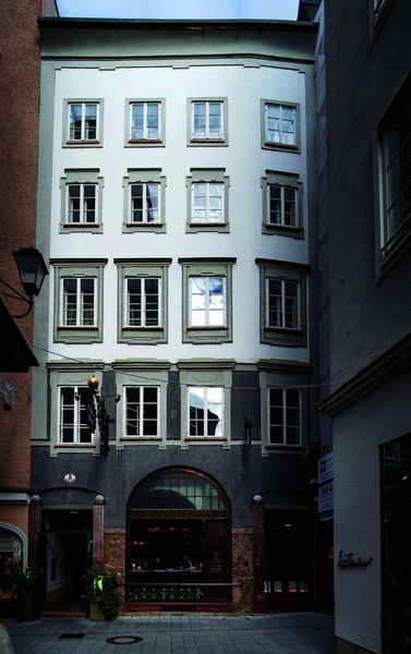 Produktbild: Moderne Architektur in Salzburg