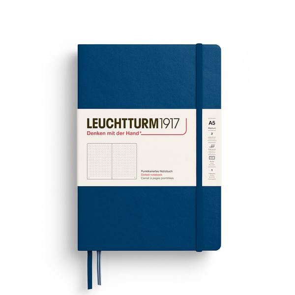 Produktbild: Notizbuch Medium (A5), Hardcover, 251 nummerierte Seiten, Indigo, dotted
