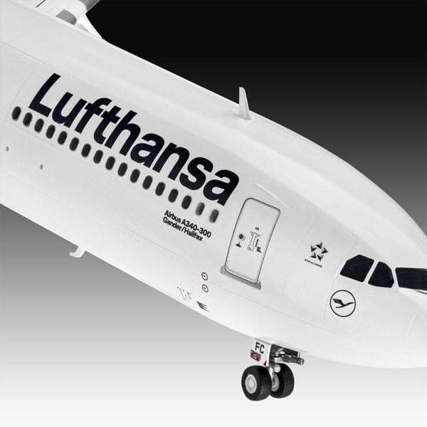 Produktbild: Revell 03803 A340-300 Lufthansa New Livery Flugmodell Bausatz 1:144