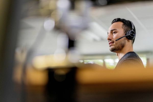 Produktbild: HP Poly Voyager 4320 USB-C Headset +BT700 Dongle On Ear Headset Bluetooth&reg; Stereo Schwarz Noise Cancelling Computer