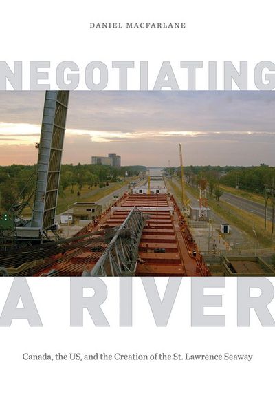 Produktbild: Negotiating a River