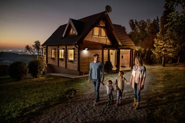 Produktbild: OSRAM HOMELIGHTING Floodlight Essential Sensor 100W 4000K 4099854429835 LED-Au&szlig;enstrahler mit Bewegungsmelder 100.00 W Leuchtfarben: Kaltwei&szlig;