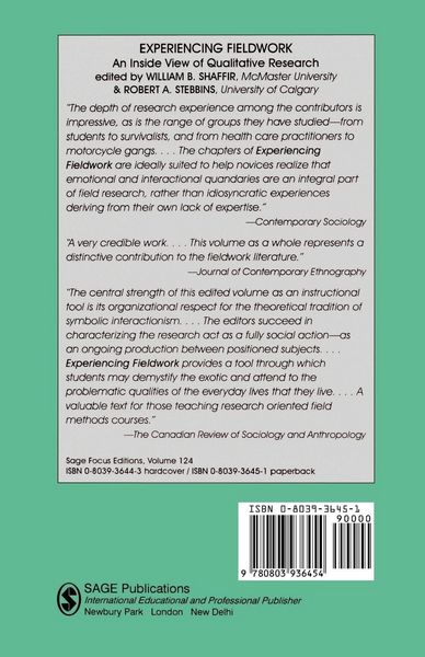 Produktbild: Experiencing Fieldwork