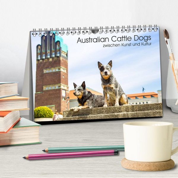 Produktbild: Australian Cattle Dogs zwischen Kunst und Kultur (Tischkalender 2026 DIN A5 quer), CALVENDO Monatskalender