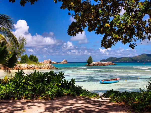 Produktbild: CALVENDO Puzzle Blick von La Digue nach Praslin | 1000 Teile Lege-Gr&ouml;&szlig;e 64x48cm Foto-Puzzle f&uuml;r gl&uuml;ckliche Stunden