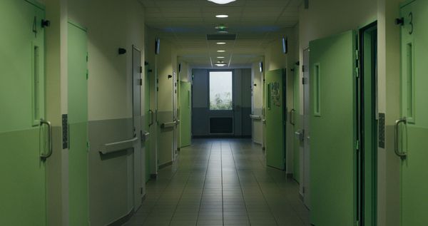 Produktbild: 12 Tage (OmU)