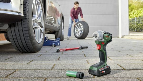 Produktbild: Bosch Home and Garden UniversalImpactDrive 18V-350 0603980304 Akku-Drehschlagschrauber 350 Nm 18 V Anzahl mitgelieferte Akkus 0