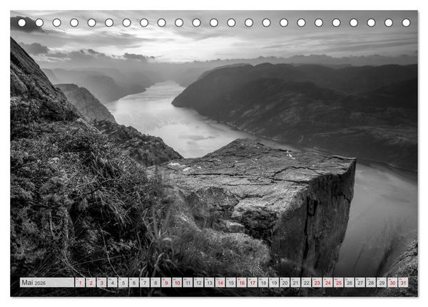Produktbild: Monochrome Wonders (Tischkalender 2026 DIN A5 quer), CALVENDO Monatskalender