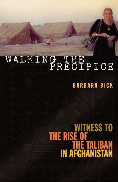 Produktbild: Walking the Precipice