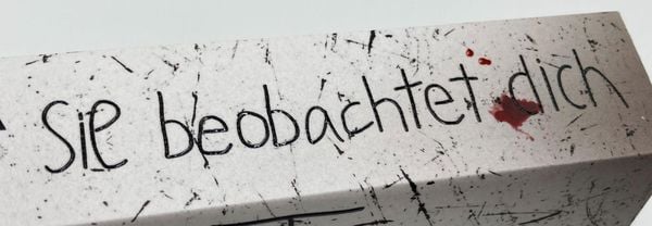 Produktbild: Sie beobachtet dich