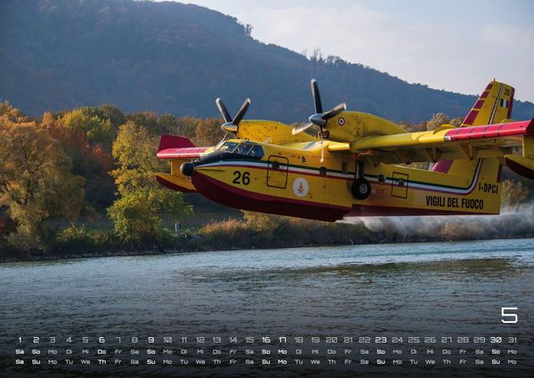 Produktbild: FIREFIGHTER - Retter in der Not - Feuerwehr - 2027 - Kalender DIN A2