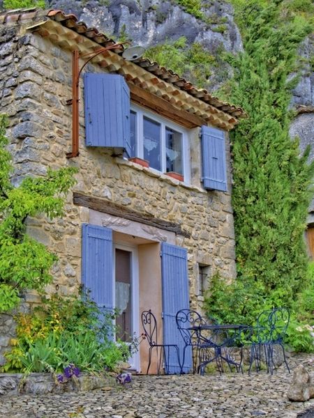 Produktbild: CALVENDO Puzzle Monieux, Provence | 1000 Teile Lege-Gr&ouml;&szlig;e 64x48cm Foto-Puzzle f&uuml;r gl&uuml;ckliche Stunden