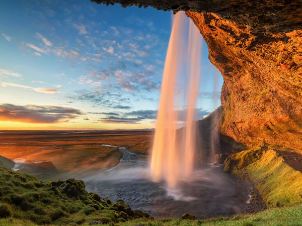 Produktbild: CALVENDO Puzzle Der Seljalandsfoss, einer der sch&ouml;nsten Wasserf&auml;lle Islands | 1000 Teile Lege-Gr&ouml;&szlig;e 64x48cm Foto-Puzzle f&uuml;r gl&uuml;ckliche Stunden