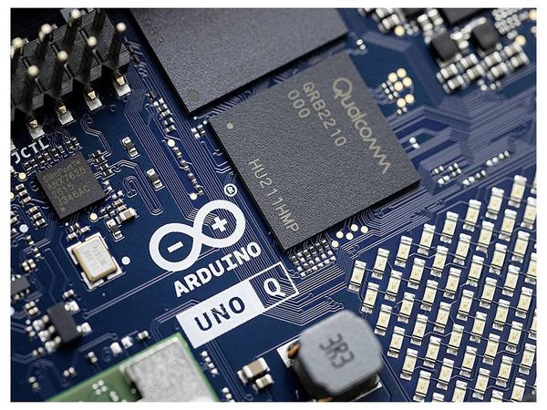 Produktbild: Arduino Uno Q ABX00162 (2 GB / 16 GB eMMC) 4 x 2.0 GHz