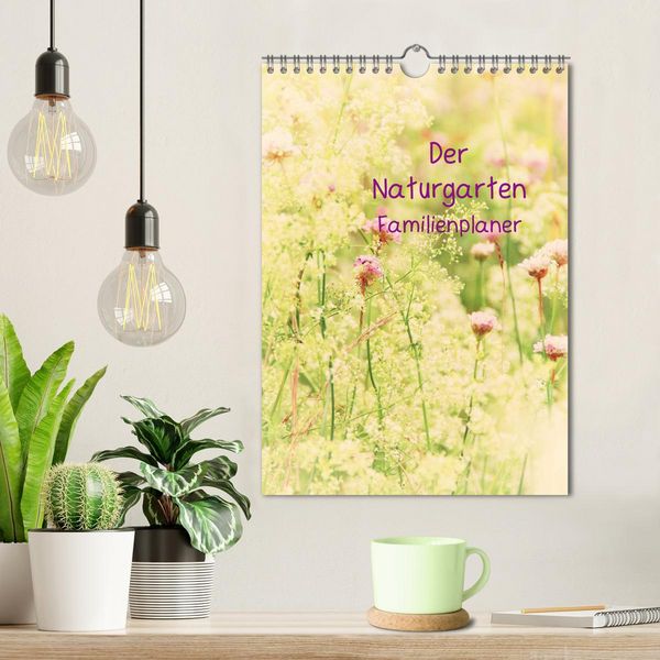 Produktbild: Der Naturgarten Familienplaner (Wandkalender 2026 DIN A4 hoch), CALVENDO Monatskalender