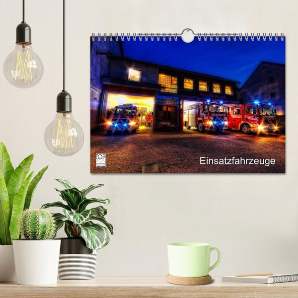 Produktbild: Einsatzfahrzeuge (Wandkalender 2026 DIN A4 quer), CALVENDO Monatskalender