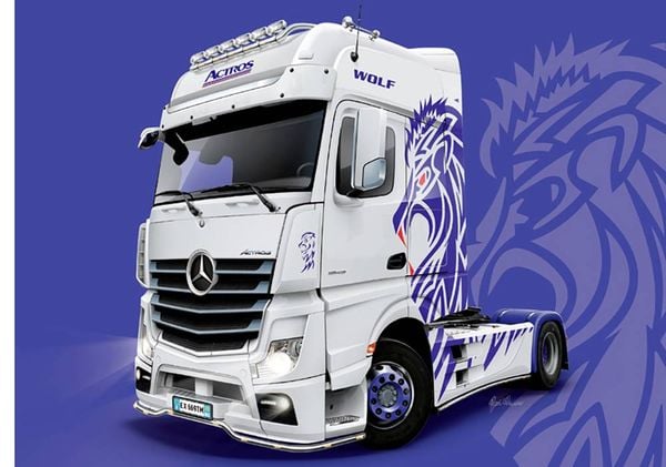 Italeri 3935 MB Actros MP4 Show GigaSpace Truckmodell Bausatz 1:24