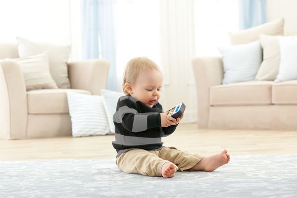 Produktbild: Fisher-Price Lernspa&szlig; Smartphone Musiklernspielzeug f&uuml;r Babys, grau, deutsche