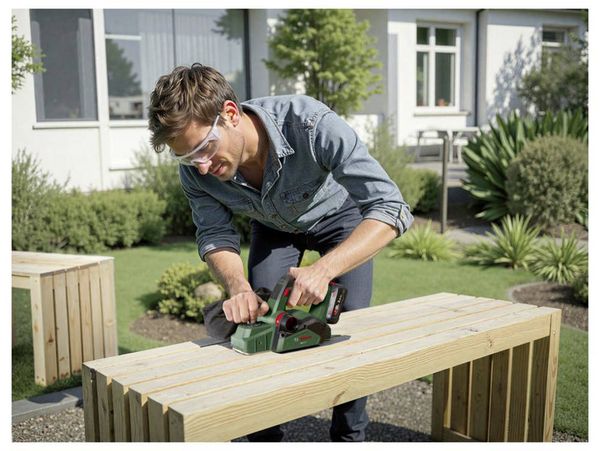 Produktbild: Bosch Home and Garden PHO 18V-20 Akku-Hobel Hobel-Breite: 82mm