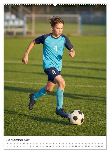 Produktbild: Am Ball Junior - Junge Kicker - Gro&szlig;e Momente (hochwertiger Premium Wandkalender 2027 DIN A2 hoch), Kunstdruck in Hochglanz