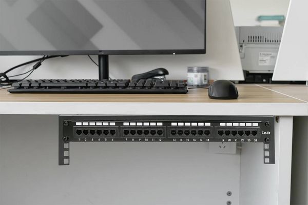 Produktbild: Digitus DN-48003 19 Zoll Equipment-Wandhalterung 2 HE Geeignet f&uuml;r Schranktiefe: ab 300 mm Schwarz (RAL 9005) 19 Zoll