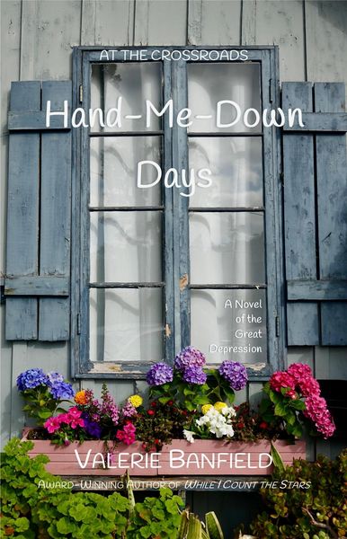 Produktbild: Hand-Me-Down Days (At the Crossroads)