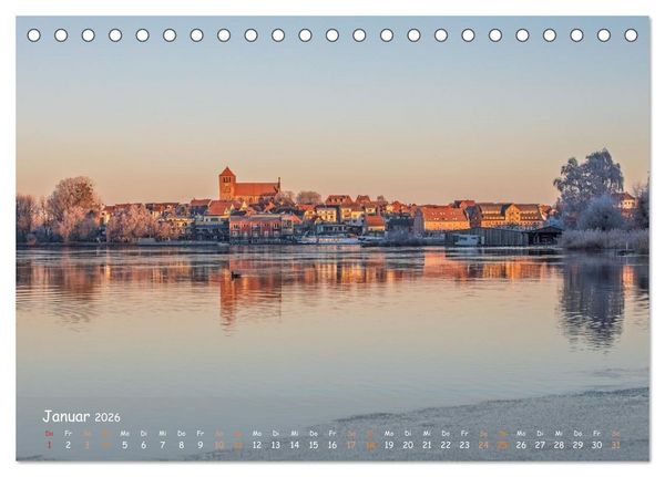 Produktbild: Zwischen See und Himmel - Waren (M&uuml;ritz) im Wandel der Jahreszeiten (Tischkalender 2026 DIN A5 quer), CALVENDO Monatskalender