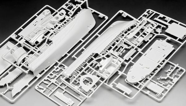 Produktbild: Model Set Seenotkreuzer Hermann Marwede, Revell Modellbausatz mit Basiszubeh&ouml;r