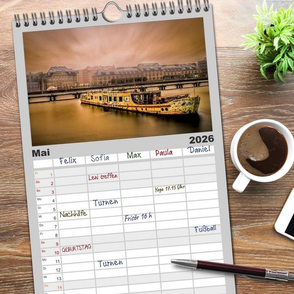 Produktbild: Familienplaner 2026 - berlin specials mit 5 Spalten (Wandkalender, 21 x 45 cm) CALVENDO