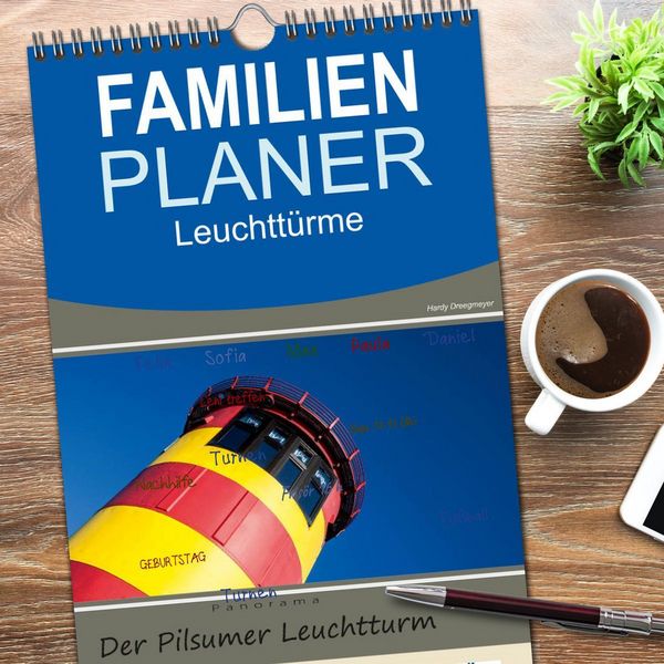 Produktbild: Familienplaner 2026 - Der Pilsumer Leuchtturm mit 5 Spalten (Wandkalender, 21 x 45 cm) CALVENDO