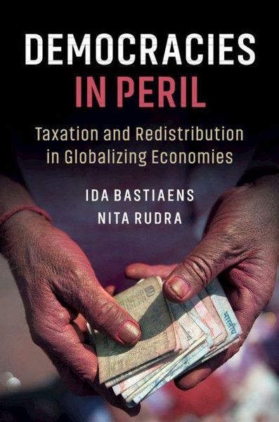 Produktbild: Democracies in Peril