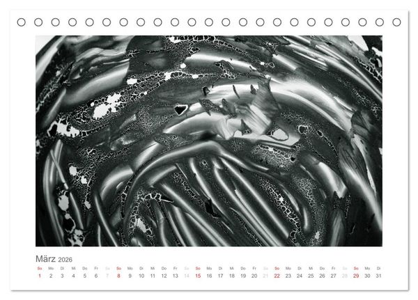 Produktbild: einfach schwarz-wei&szlig; (Tischkalender 2026 DIN A5 quer), CALVENDO Monatskalender