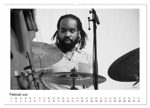 Produktbild: Internationale Meister des Jazz in Schwarzwei&szlig; (hochwertiger Premium Wandkalender 2026 DIN A2 quer), Kunstdruck in Hochglanz