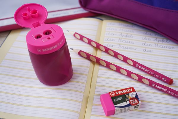 STABILO EASYgraph Schul-Set Spitzer+Radierer+Bleistift für Linkshänder