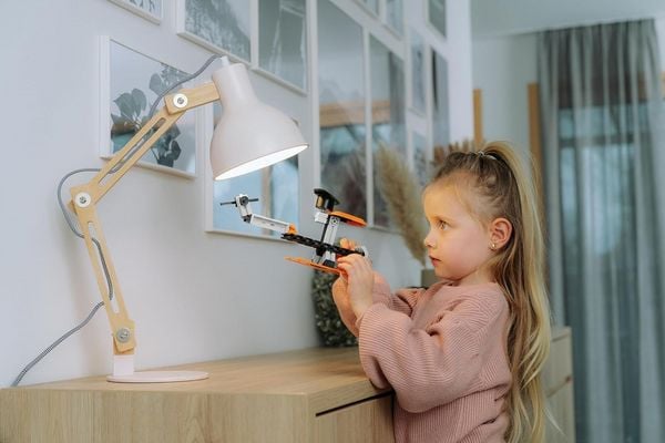 Produktbild: Fischertechnik 576101 - JUNIOR MAX, 10 Modelle, Solarmodelle, Konstruktionsbaukasten