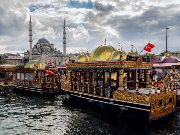 Produktbild: CALVENDO Puzzle Hafen in Istanbul | 1000 Teile Lege-Gr&ouml;&szlig;e 64x48cm Foto-Puzzle f&uuml;r gl&uuml;ckliche Stunden