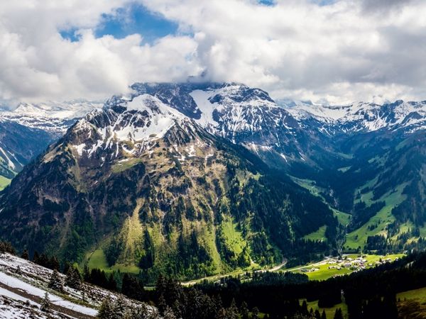 Produktbild: CALVENDO Puzzle Blick vom Walmendingerhorn 1000 Teile Puzzle quer | 1000 Teile Lege-Gr&ouml;&szlig;e 64 &times; 48 cm Foto-Puzzle f&uuml;r gl&uuml;ckliche Stunden