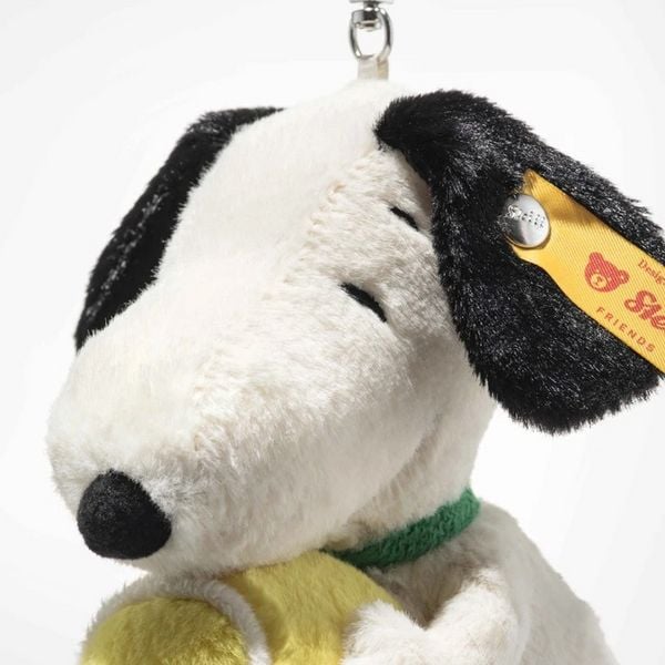Produktbild: Steiff 024849 - Snoopy Tennis Anh&auml;nger, mehrfarbig, Pl&uuml;sch, 15 cm