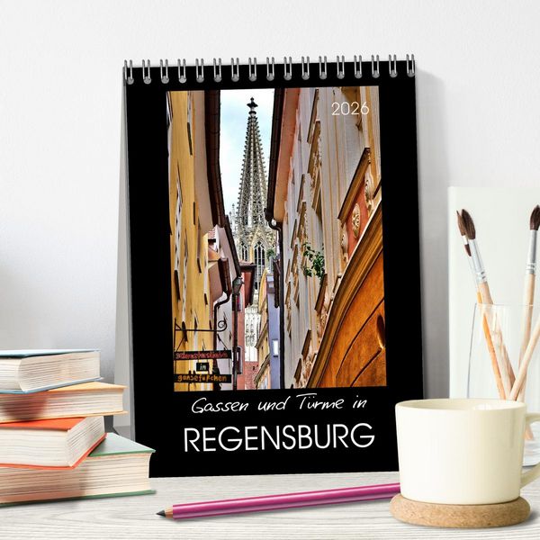 Produktbild: Gassen und T&uuml;rme in Regensburg (Tischkalender 2026 DIN A5 hoch), CALVENDO Monatskalender