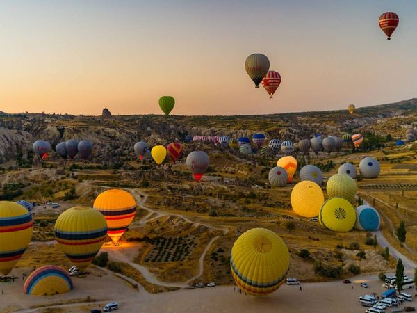 Produktbild: CALVENDO Puzzle Ballonfahrt im Morgengrauen | 1000 Teile Lege-Gr&ouml;&szlig;e 64x48cm Foto-Puzzle f&uuml;r gl&uuml;ckliche Stunden
