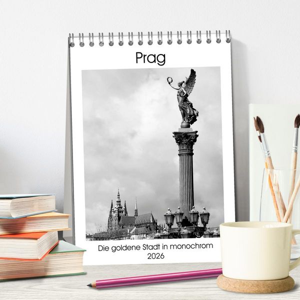 Produktbild: Prag - Die goldene Stadt in monochrom (Tischkalender 2026 DIN A5 hoch), CALVENDO Monatskalender
