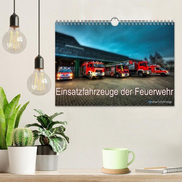 Produktbild: Einsatzfahrzeuge der Feuerwehr (Wandkalender 2026 DIN A4 quer), CALVENDO Monatskalender