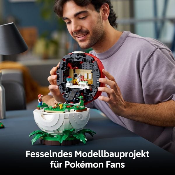 Produktbild: LEGO Pok&eacute;mon Pok&eacute;ball mit Beeindruckenden Trainermomenten Modellbau 72154