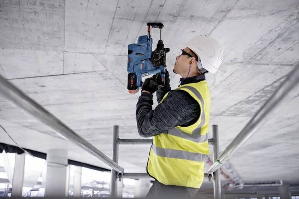 Produktbild: Bosch Professional GBH 18V-24 C SDS-Plus-Akku-Bohrhammer 18V Li-Ion b&uuml;rstenlos, ohne Akku