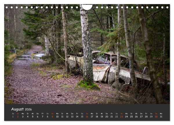 Produktbild: BILKYRKOG&Aring;RDEN Der Autofriedhof im Kyrk&ouml; Mosse (Wandkalender 2026 DIN A4 quer), CALVENDO Monatskalender