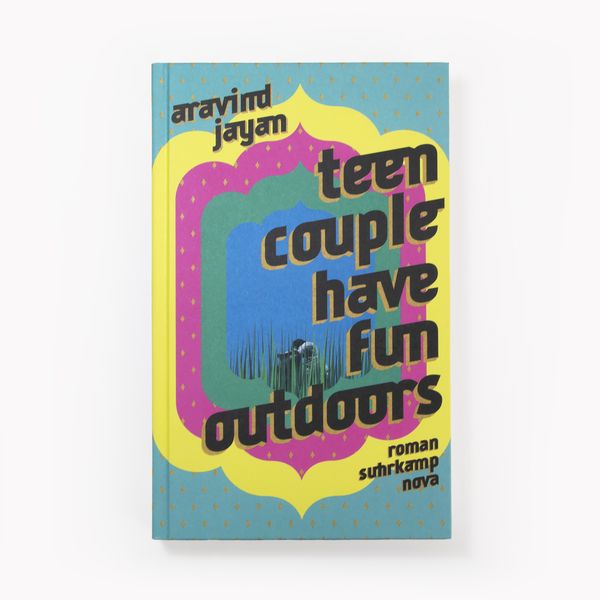 Produktbild: Teen Couple Have Fun Outdoors