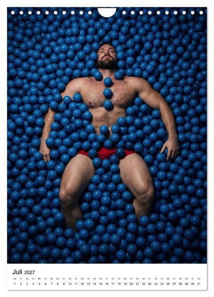 Produktbild: Floating Men - maskuliner K&ouml;rperbau in vollkommener Entspannung (Wandkalender 2027 DIN A4 hoch), CALVENDO Monatskalender