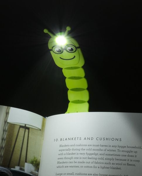 Produktbild: Bookworm Flexilight Gr&uuml;n &ndash; 2-in-1 LED-Leselicht & Lesezeichen