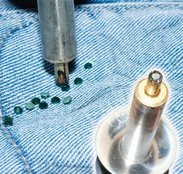 Ferro Per Strass PEBARO 0250 Con 12 Punte E 320 Cristalli – Kit Per Applicazioni Su Tessuto, Pelle E Vetro - 3